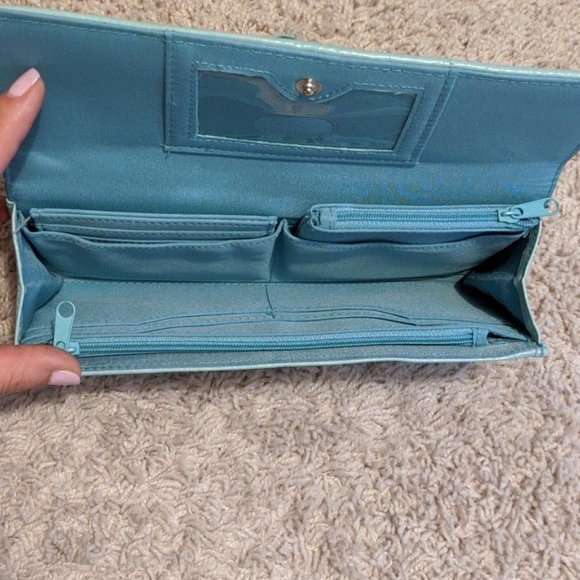 NWT Laila Rowe Wristlet Wallet - Picture 3 of 3